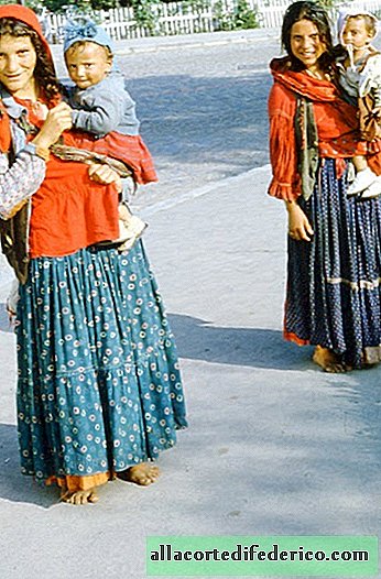 15 fotos coloridas de como os ciganos viveram nos anos 60 do século passado