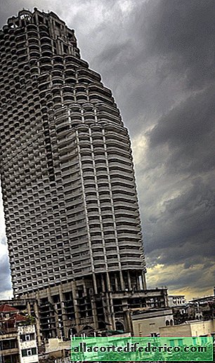 Надмудривање Бангкока: 18 фотографија највећег напуштеног небодера планете
