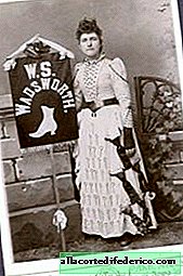 1800-luvun naisbannerit mainostavat tuotteita mekkoillaan