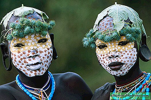27 vivid pictures of how high fashion in Africa looks
