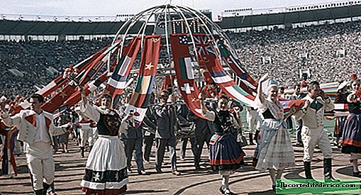 Khrusjtsjov tiner i praksis: 34 000 utlendinger på Moskvafestivalen i 1957