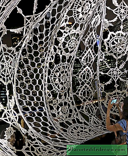 50 people crocheted giant lights for Singapore Bay for two months