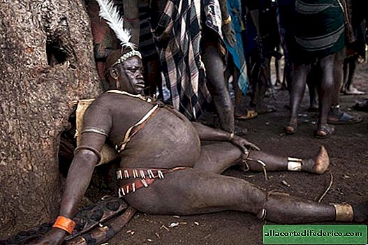 لا تغمض عينيك: 6 صور لأجمل رجال قبيلة الجسم الإثيوبي