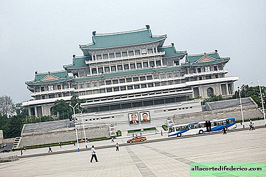 Pyongyang Library - the epicenter of surrealism