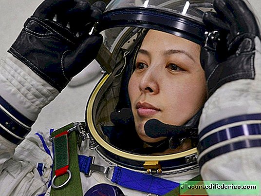 لماذا تكون رواد الفضاء أفضل من الرجال: لا تستبعد ناسا مهمة أنثى بحتة إلى المريخ
