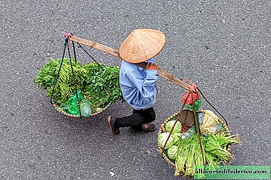 Valokuvaaja osoittaa kunnioitusta vietnamilaisille katukauppiaille sarjassa eläviä kuvia