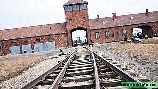 El fotógrafo visitó Auschwitz y descubrió lo que se siente vivir aquí hoy.
