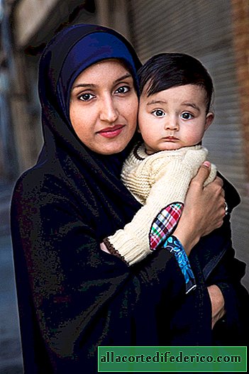 El fotógrafo captura la belleza de las madres con hijos en todo el mundo.