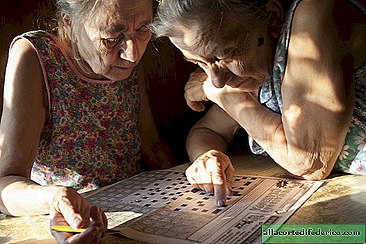 Fotoprojekt o životě dvou starých žen v ruském vnitrozemí, oslavující fotografku z USA