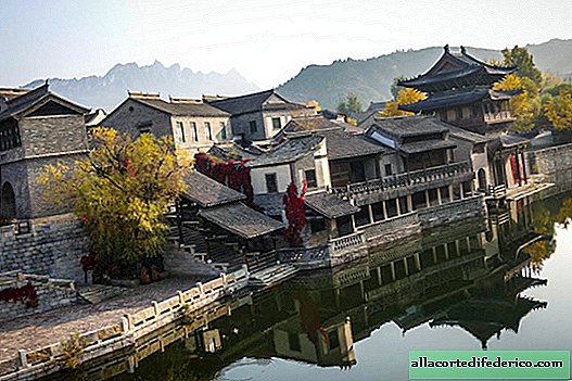 Gubei: fake "ancient" water town near Beijing