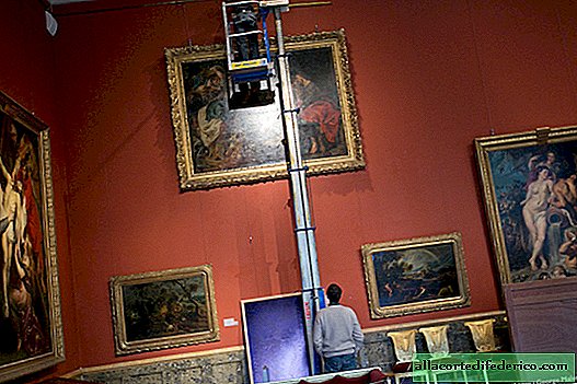 How to mount art in the Hermitage