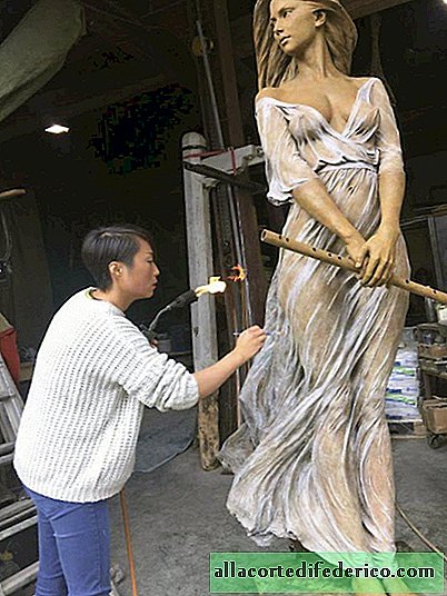 중국 예술가는 르네상스에서 영감을 얻은 여성 조각품을 만듭니다.