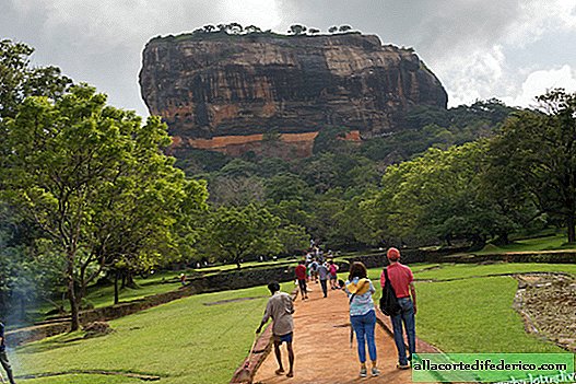 Lankijski Erebor: osmo čudo sveta - samotna gora-trdnjava Lev Sigiriya
