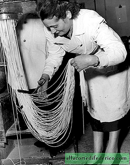 Curious photos of how they made pasta at the beginning of the last century