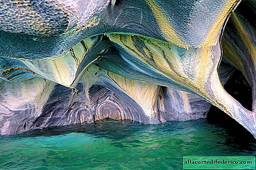 Мраморни пещери на езерото Генерал Карера