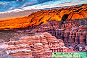 Het is niet nodig om naar Amerika te gaan: er is een analoog van de Grand Canyon in Kazachstan