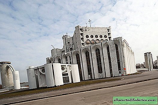 "Novgorodi űrhajó": a színház brutális szépsége. Dosztojevszkij