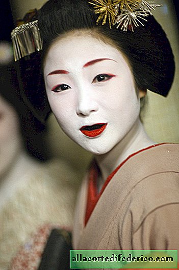They don’t argue about tastes: why the Japanese painted their teeth black