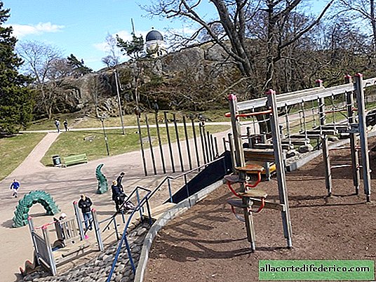 Parque infantil inusual ordinario en Helsinki