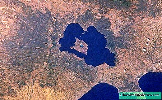 One in one - une merveilleuse "poupée gigogne" de lacs et d’îles, créée par la nature