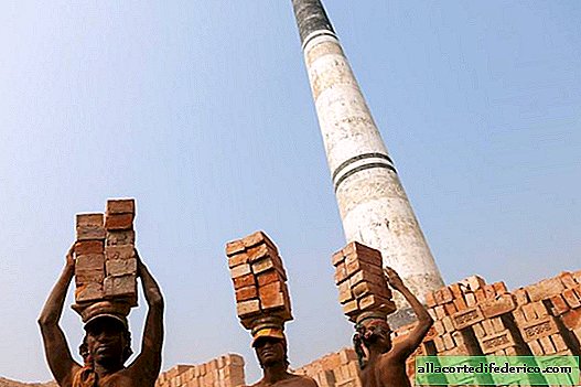 Des enfants aux personnes âgées, tout le travail infernal dans les briqueteries du Bangladesh suffit