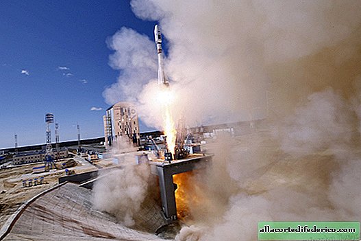 إطلاق الصاروخ الأول من فوستوشني كوزمودروم