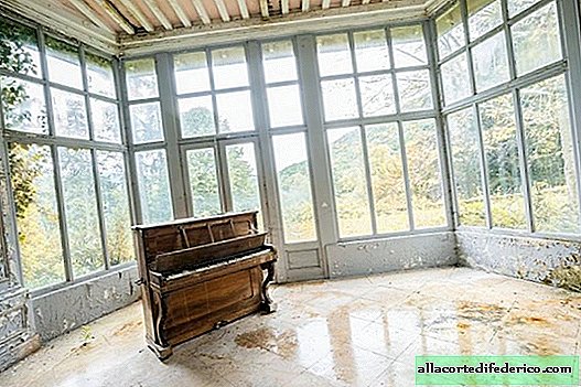 Pianiste et photographe français obsédé par l'atmosphère de lieux abandonnés avec de vieux pianos