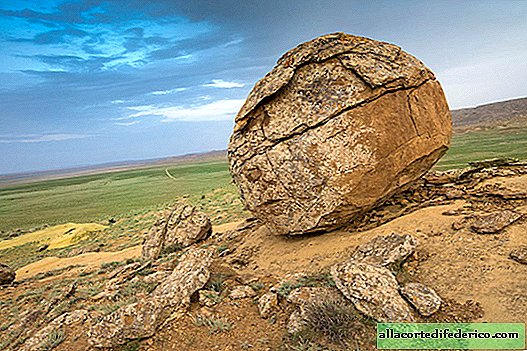 The secret of the amazing valley of balls in Kazakhstan