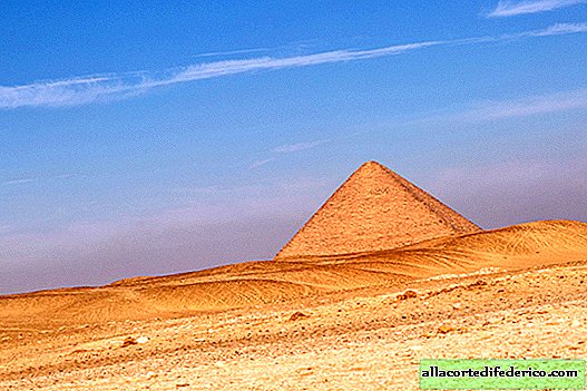 The "pink" pyramid - the first real pyramid of Egypt