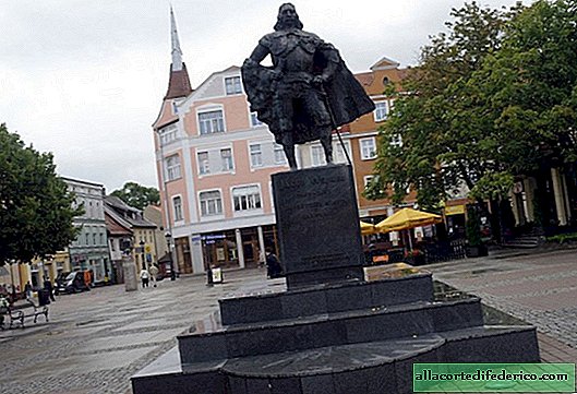 Sneeuwval in Polen veranderde het beroemde standbeeld in Darth Vader