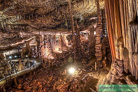 Grotte de stalactite d'Avshalom