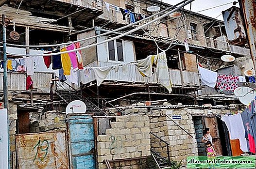 Slums von Baku und Kinder, die in giftiger Säure leben