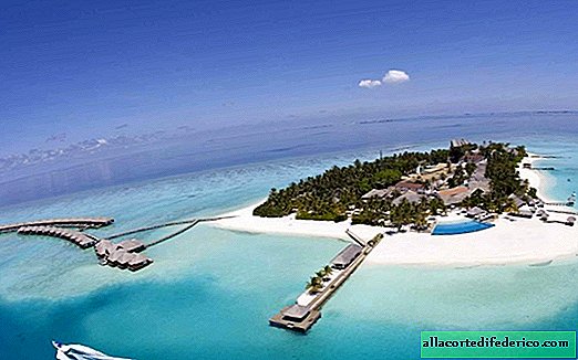 Centrum vodných športov na Velassaru na Maldivách