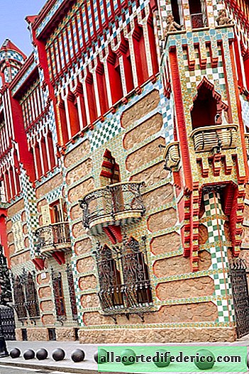 การสร้างอันงดงามของ Gaudi - Vicens House ในรายละเอียดที่ยอดเยี่ยม