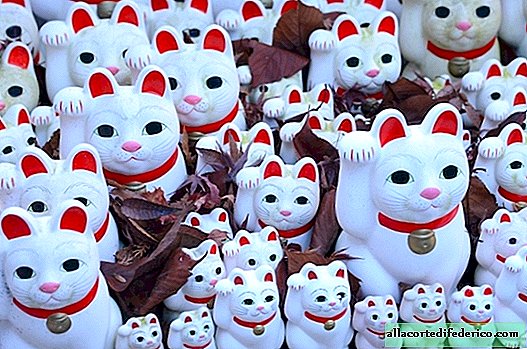 Gotokuji Japanese temple, which is flooded with porcelain cats